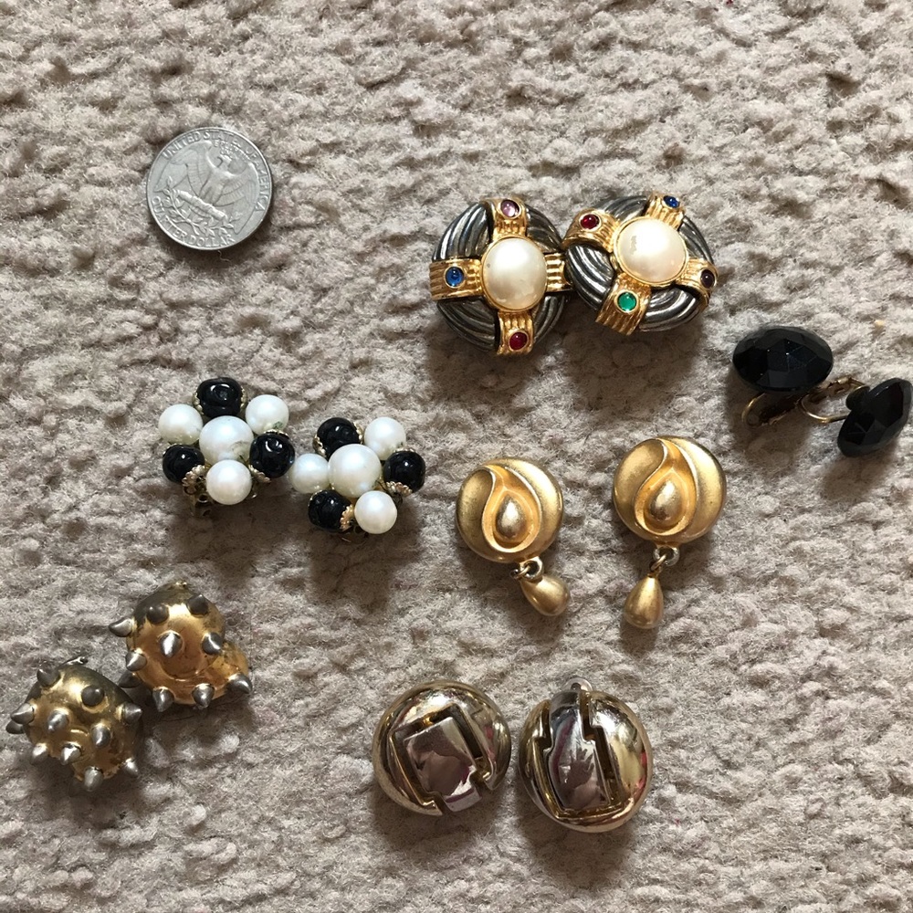 Lot of 6 vintage clip on earrings